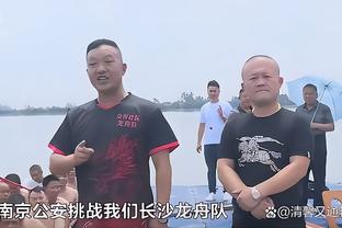 ?灰熊主场举办狗狗赛跑 但有选手来了一记“Logo shit”